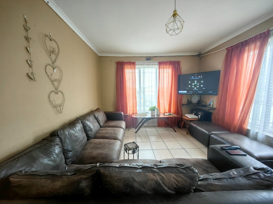 2 Bedroom Property for Sale in Belhar Western Cape